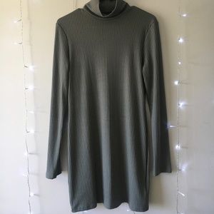 Urban Outfitters Turtleneck Sweater Dress in Mint"